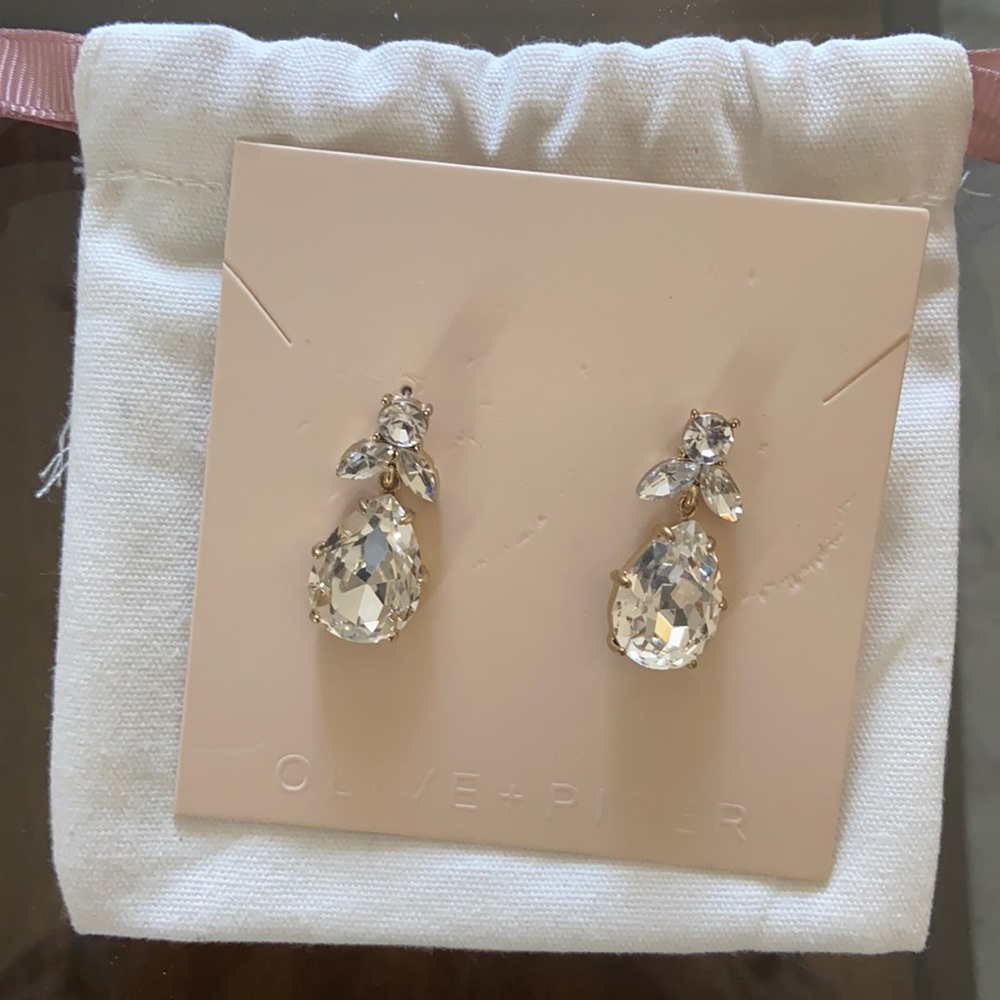 Never worn Olive & Piper Penelope earrings